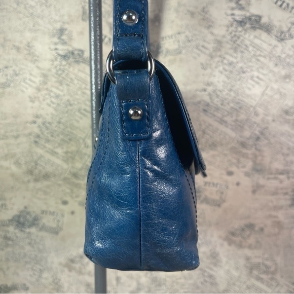 b. Makowski Karlie Glazed Leather Crossbody Adjust Strap Green - Picture 3 of 14